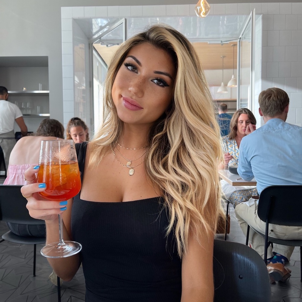 Meet your Posher, Elena